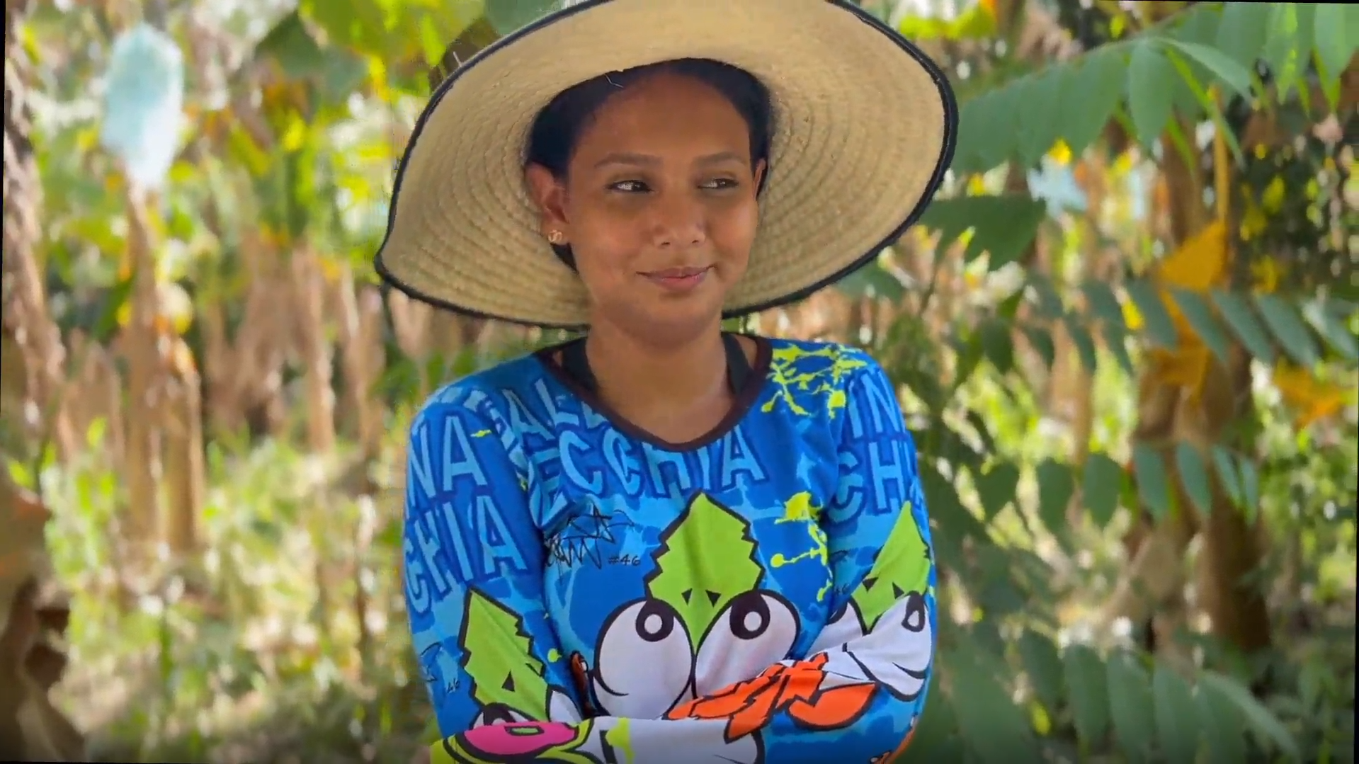 th-448 เย็ดเด็กใต้ในป่ากล้วย เห็นเดินไปสวนคนเดียวเลยลองชวนดู งัดควยโชว์แล้วยิ้มหวาน ลงข้างทางไปโมกให้ฟรี